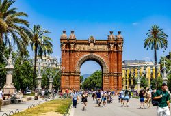 Kashmir is mostly a tourist trap unless you avoid these three specific places