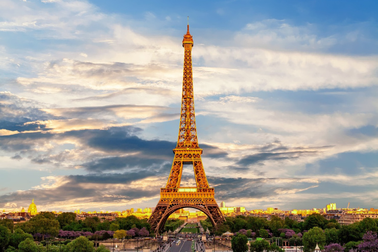 Top 10 Essential Tips for Navigating Paris in 2024