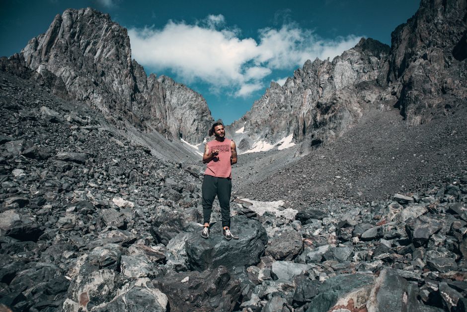 Garmin inReach Mini 2 vs ZOLEO for Remote Treks in 2026