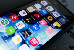 Safety Apps For Solo Travelers: 8 Safety Apps That Help Solo Travelers Get Home Safely