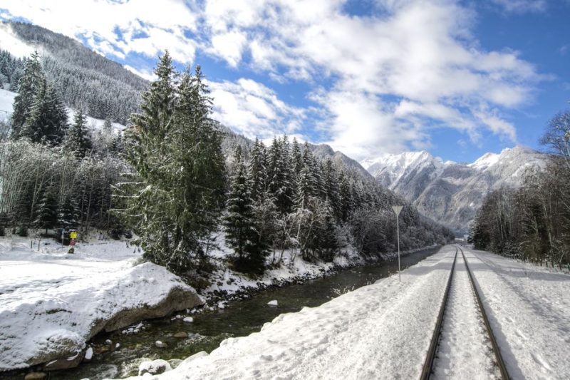 March Shoulder-Season Trains That Beat Airport Queues