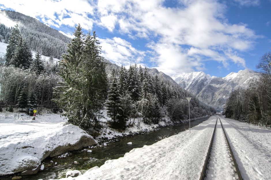 March Shoulder-Season Trains That Beat Airport Queues